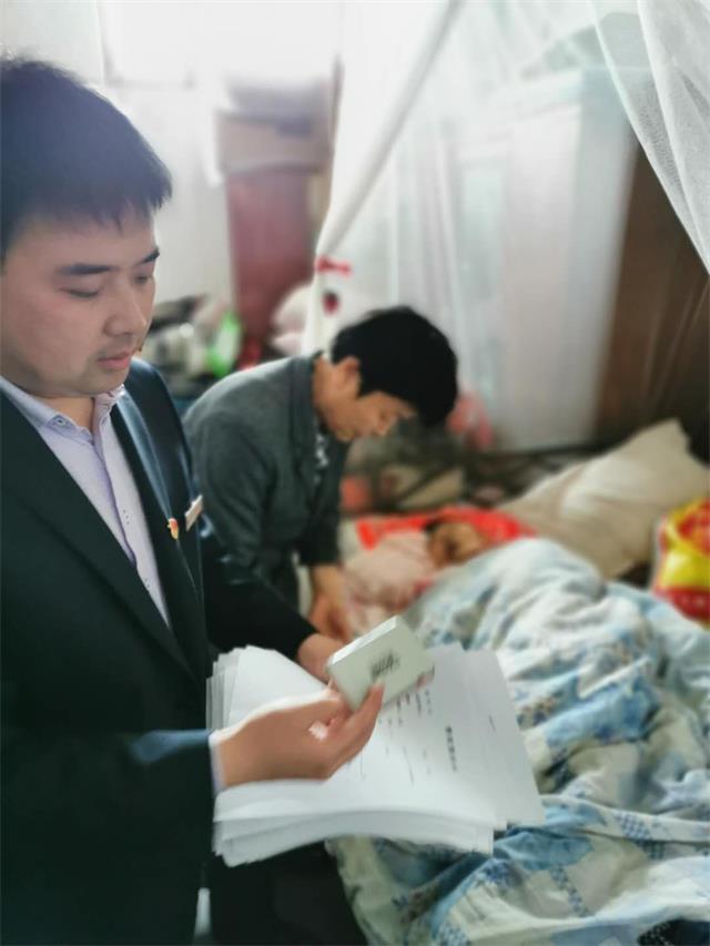 一山所党支部帮扶困难户，法律援助正进行